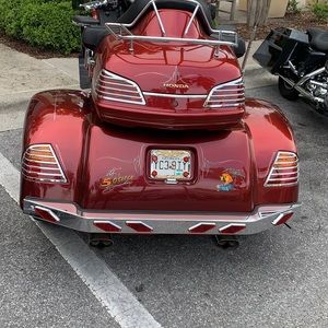 Meet your Posher, Monique